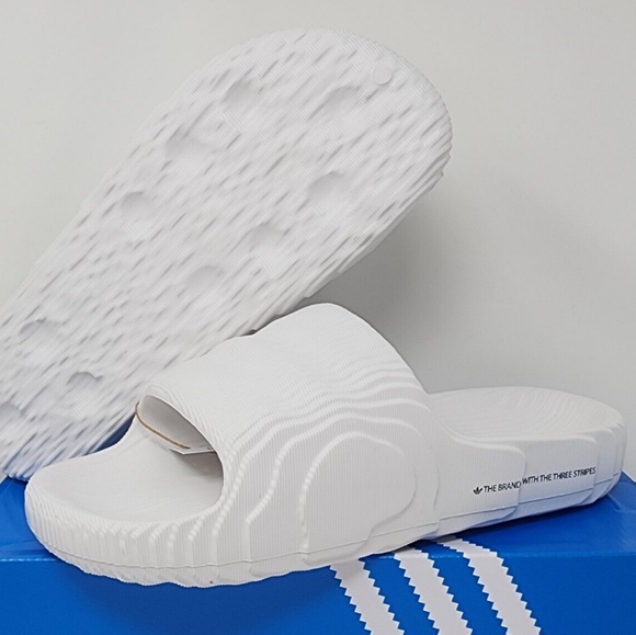 Adidas Adilette 22 UNISEX Sandal Men's Size 8/Women's SIZE 9.5 Brand New In Box - Picture 2 of 8